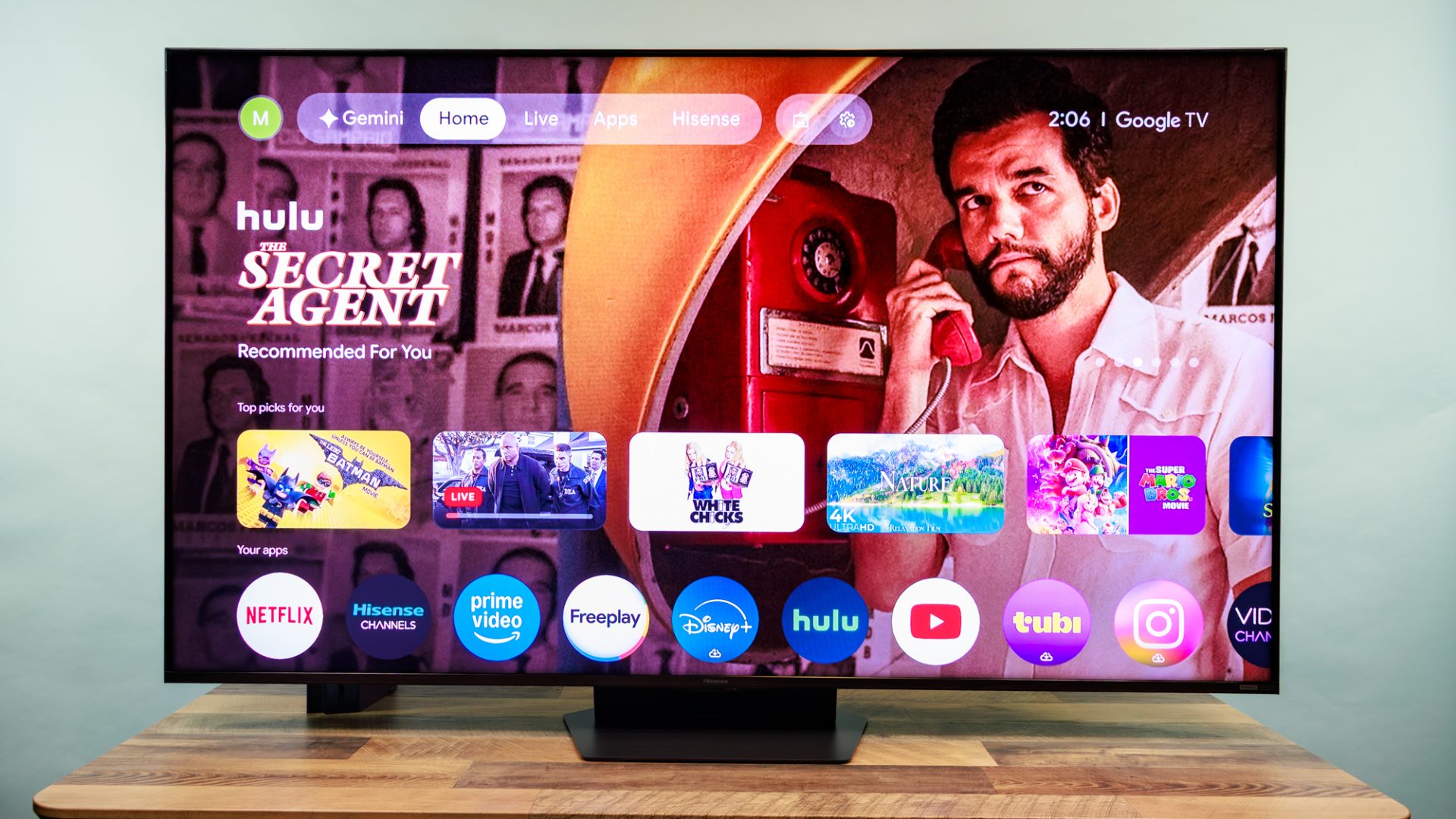 Обзор Hisense UR9 - он очень впечатляет, но стал ли он убийцей OLED? картинка Телевизор Hisense UR9 RGB Mini LED тест 2026 | DGL.RU
