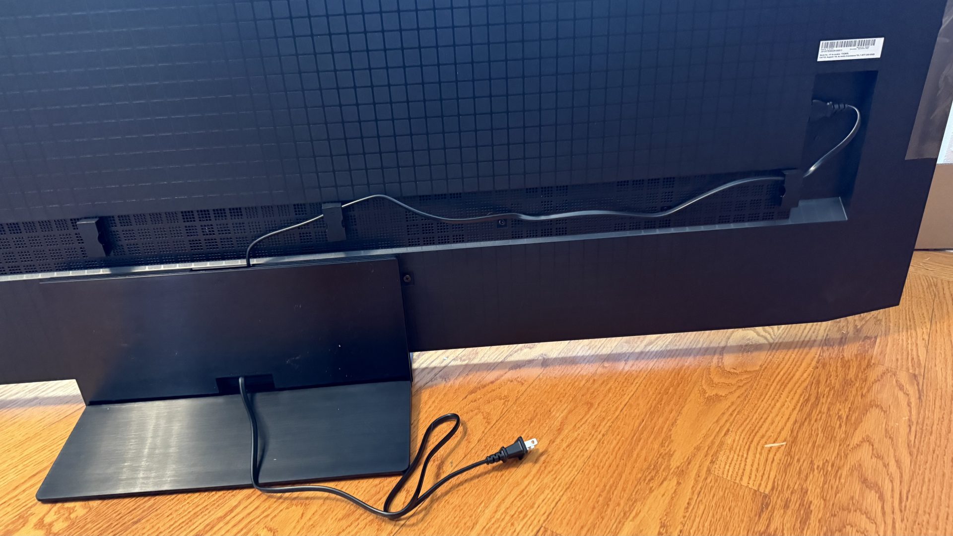 Обзор TCL QM8L и технологии SQD mini-LED — это потрясающий телевизор картинка Телевизор TCL QM8L удивил яркостью | DGL.RU