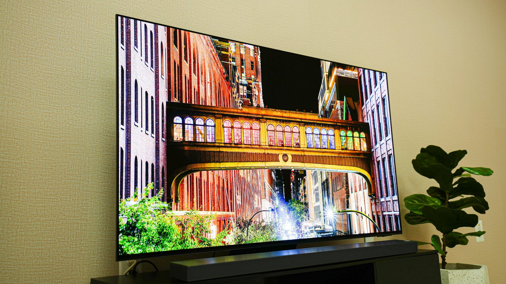 Телевизоры Samsung и LG: лучшие 85-дюймовые | DGL.RU