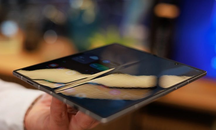 Гибкий, дерзкий, идеальный? Как Galaxy Z Fold 8 собирается разорвать шаблоны картинка Гибкий, дерзкий, идеальный? Как Galaxy Z Fold 8 собирается разорвать шаблоны