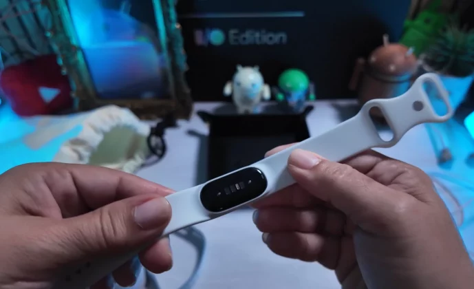Google Fitbit Air: кому нужен трекер без экрана | DGL.RU