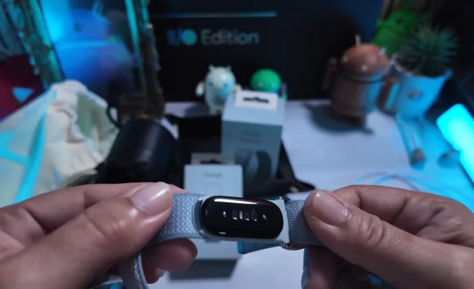 Google Fitbit Air: кому нужен трекер без экрана | DGL.RU
