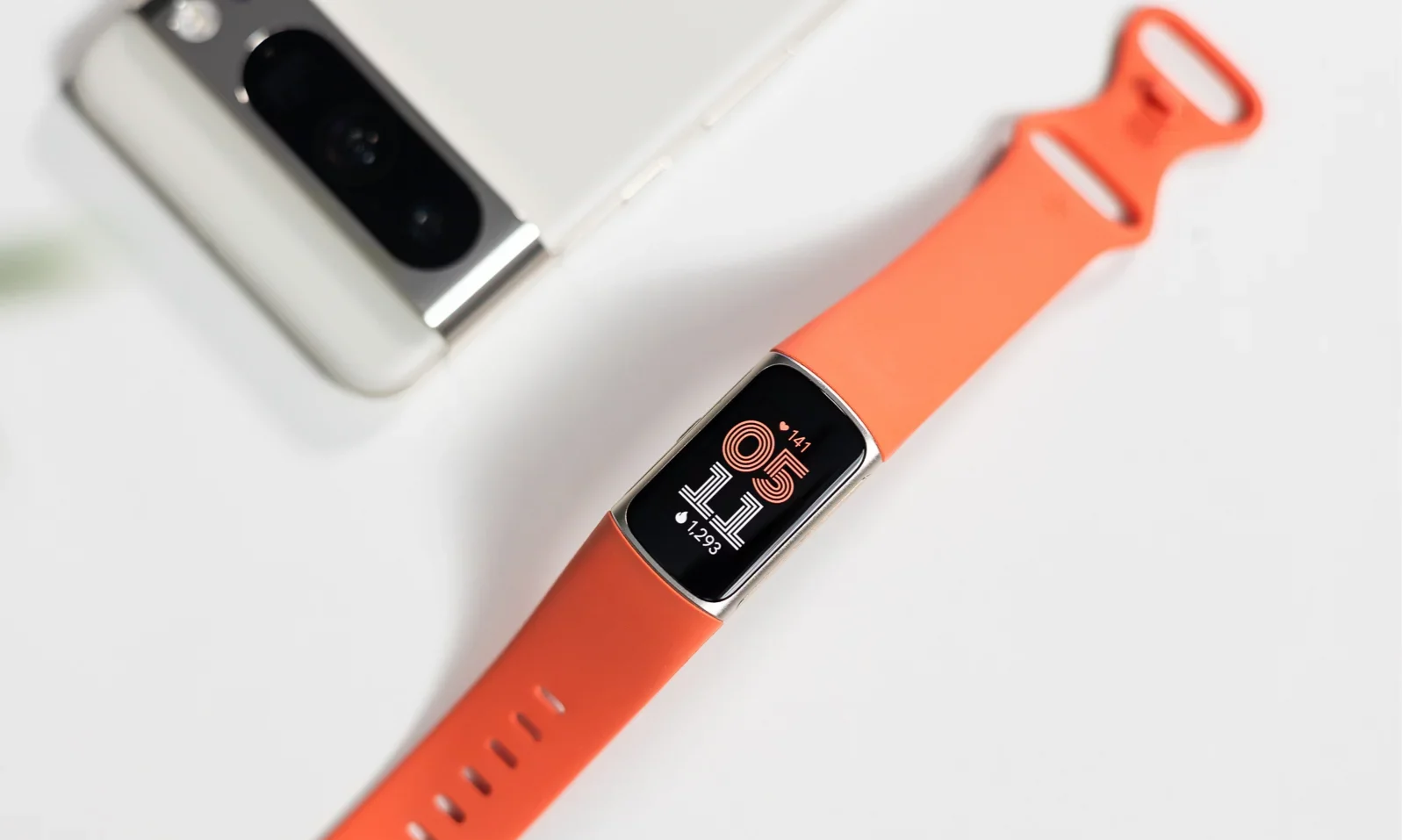 Смарт-часы Fitbit: стоит ли их использовать? | DGL.RU