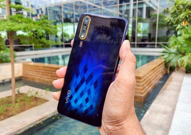 Индийский гамбит: серия vivo S официально восстала из мертвых