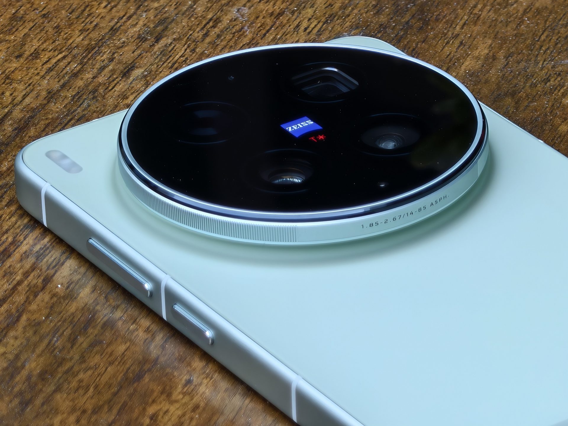 Смартфон vivo X300 Ultra: тест камеры | DGL.RU