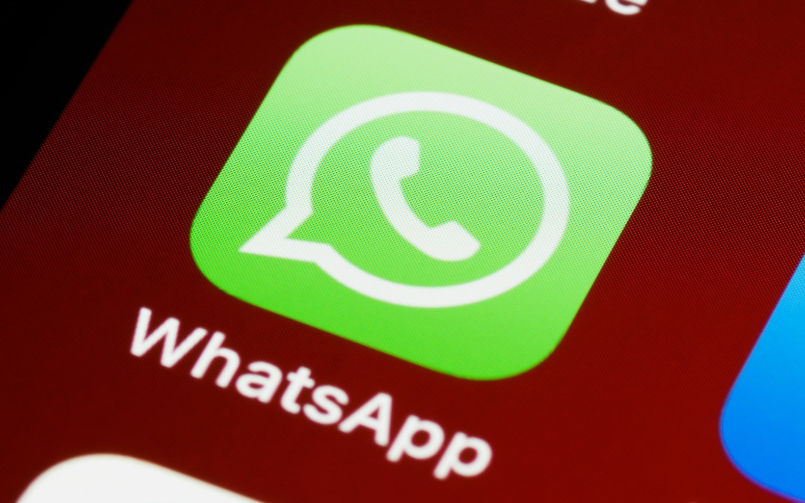 WhatsApp меняет имидж: что такое дизайн «жидкое стекло» и когда он появится у всех
