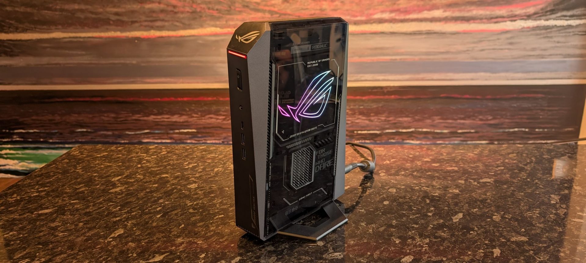 Обзор Asus ROG NUC (2025) — мощный игровой мини-компьютер