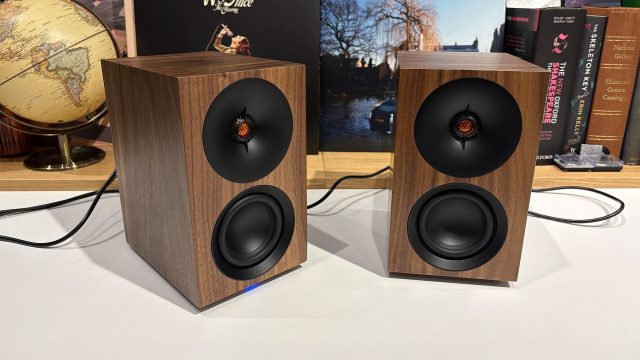 01_Cambridge’s first-ever active speakers are a long time coming - has it been wort Обзор Cambridge Audio L/R S — звук, который не утомляет