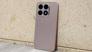 Обзор Xiaomi 15T — премиальный смартфон среднего класса