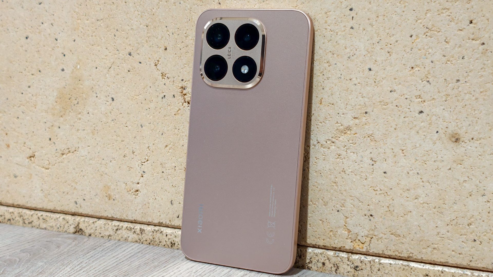 Обзор Xiaomi 15T — премиальный смартфон среднего класса