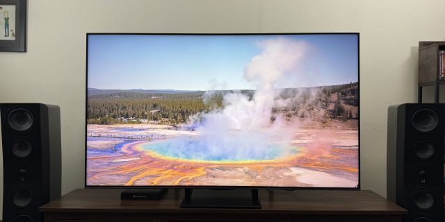 01_I tested Hisense’s U75QG mini-LED TV, and it has outstanding brightness and gami Обзор Hisense U75QG: невероятная яркость в среднем классе