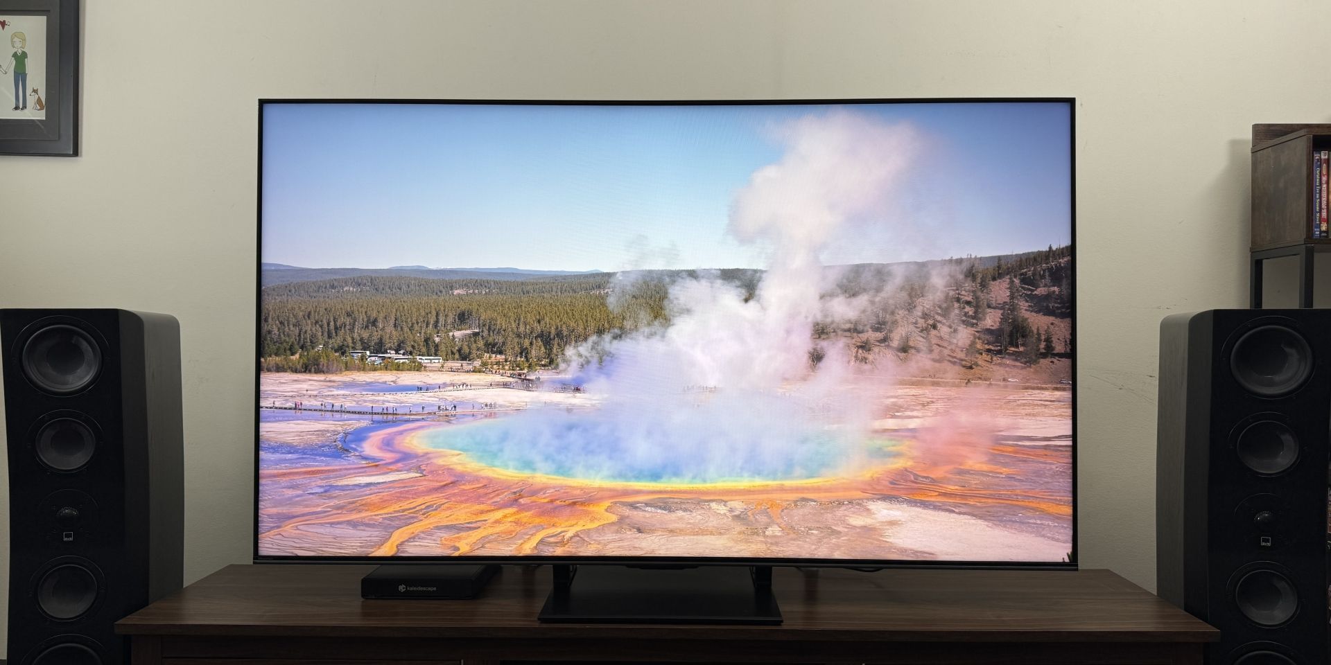 Обзор Hisense U75QG: невероятная яркость в среднем классе