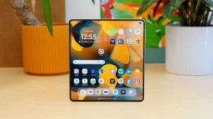 Обзор Motorola Razr Fold — премиальный складной смартфон