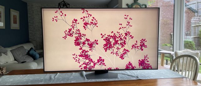 01_Samsung Q80D TV review_ great QLED pictures at an attainable price Обзор Samsung Q80D: шикарный звук и потрясающий контраст