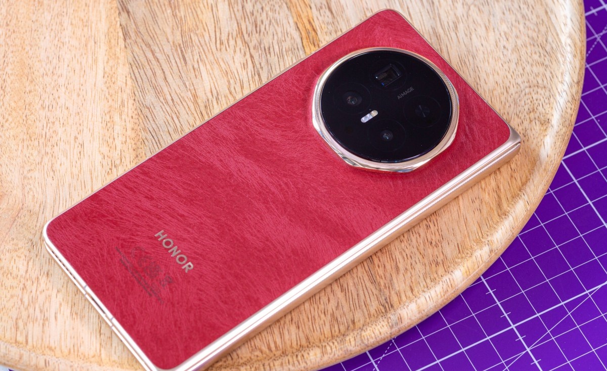 Обзор Honor Magic V6 — рекордная батарея в тонком корпусе картинка Honor Magic V6