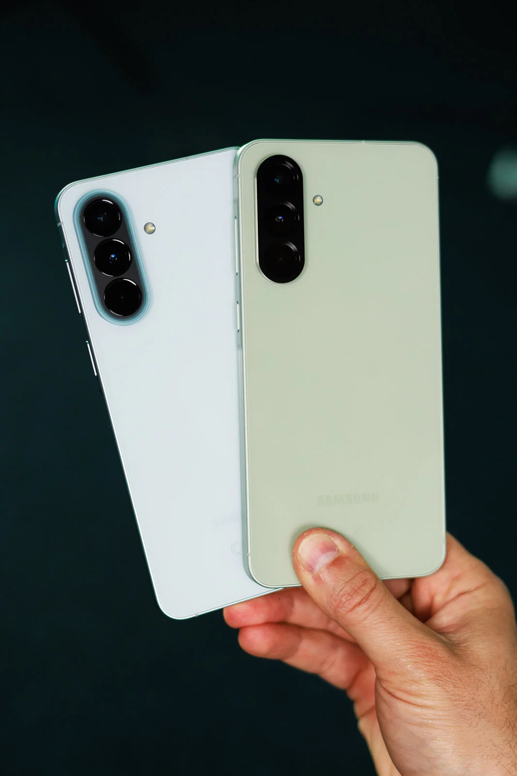 Стоит ли обновляться: Galaxy A57 против Galaxy A56 в деле картинка Samsung Galaxy A57 против Galaxy A56