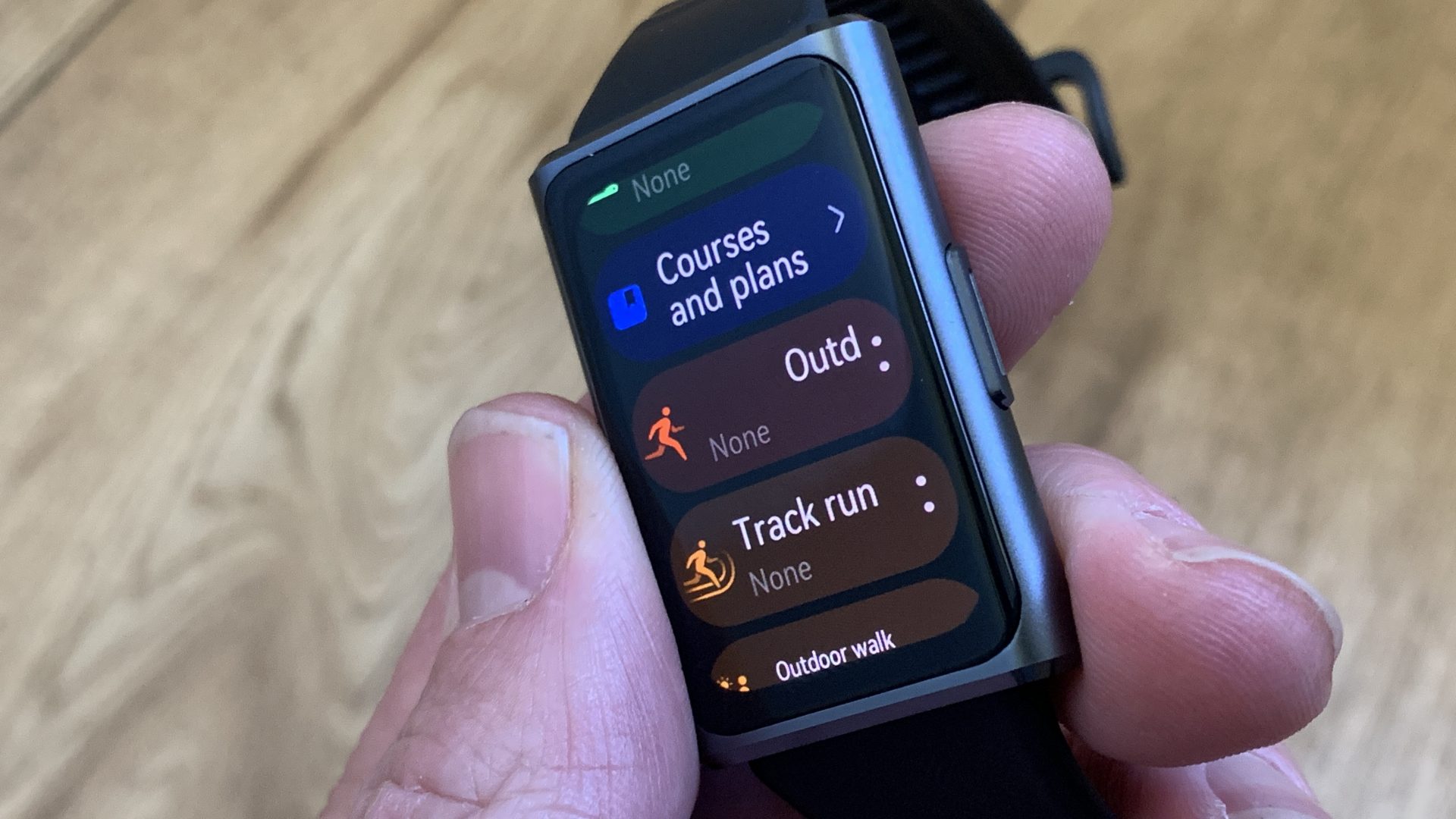 Обзор Huawei Band 11 Pro — фитнес-браслет с GPS картинка Huawei Band 11 Pro