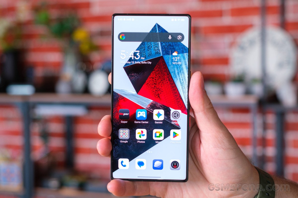 Обзор Nubia RedMagic 11S Pro — геймерская мощь с кулером картинка Nubia RedMagic 11S Pro