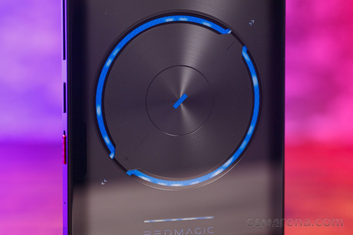 Обзор Nubia RedMagic 11S Pro — геймерская мощь с кулером картинка Nubia RedMagic 11S Pro
