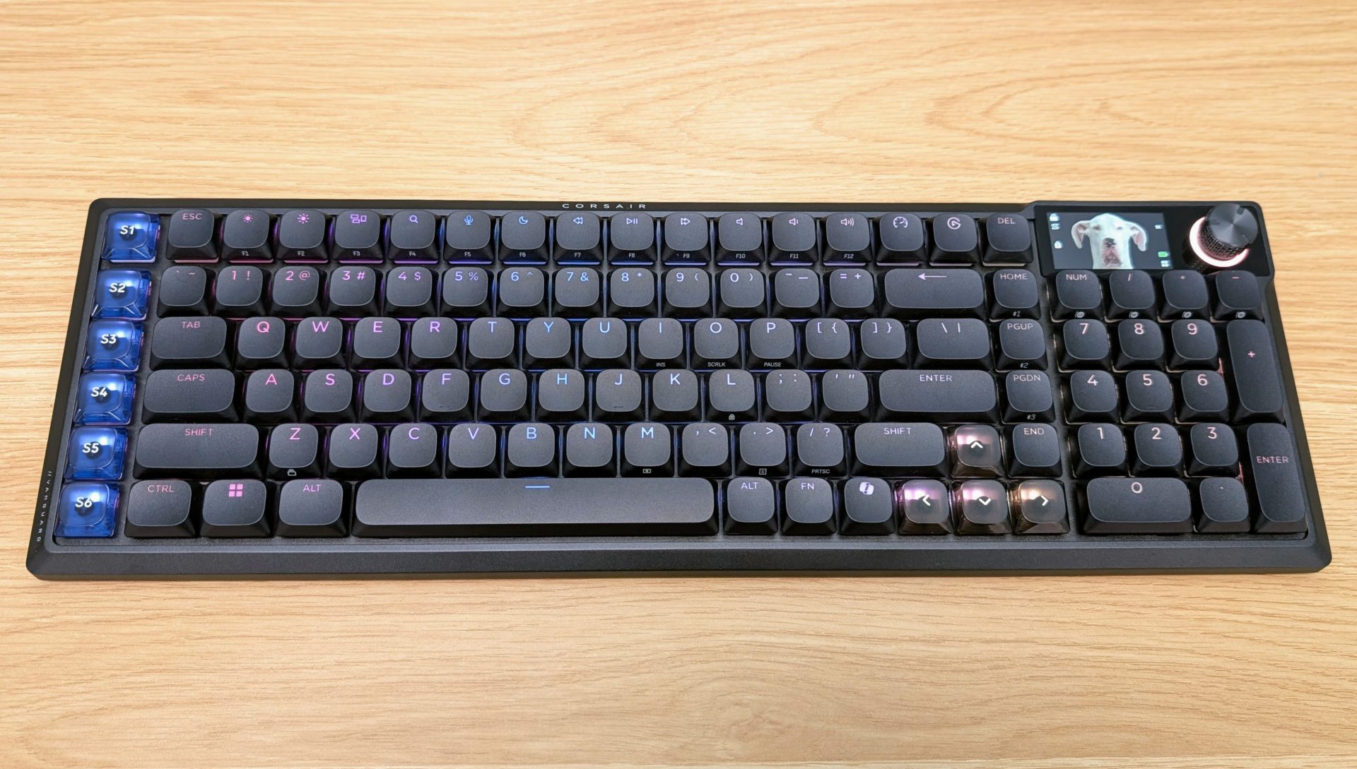Обзор Corsair Vanguard Air 99 — премиальная 99% механика картинка Corsair Vanguard Air 99