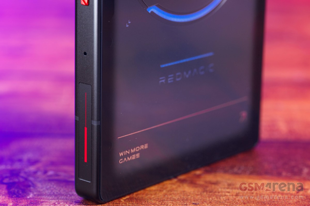 Обзор Nubia RedMagic 11S Pro — геймерская мощь с кулером картинка Nubia RedMagic 11S Pro