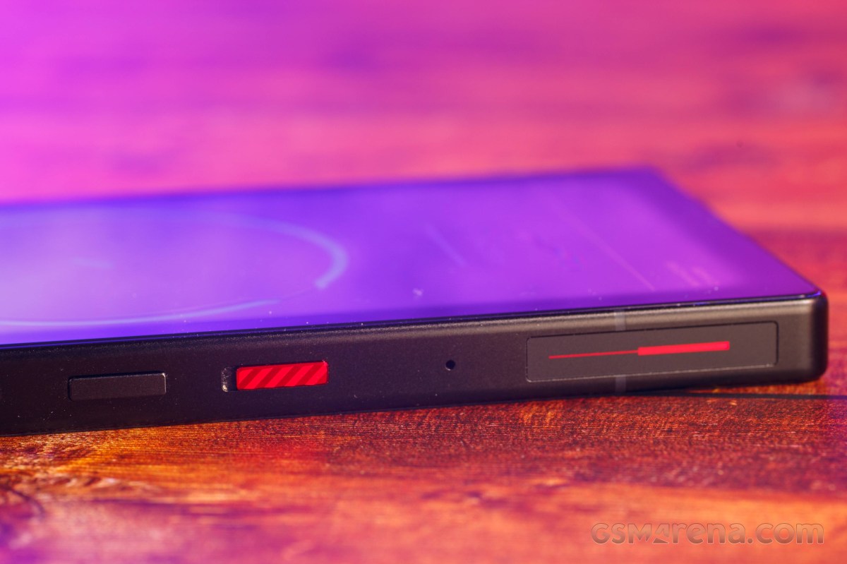 Обзор Nubia RedMagic 11S Pro — геймерская мощь с кулером картинка Nubia RedMagic 11S Pro