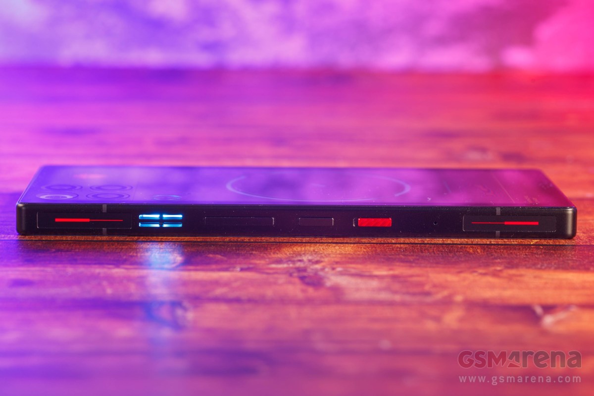 Обзор Nubia RedMagic 11S Pro — геймерская мощь с кулером картинка Nubia RedMagic 11S Pro