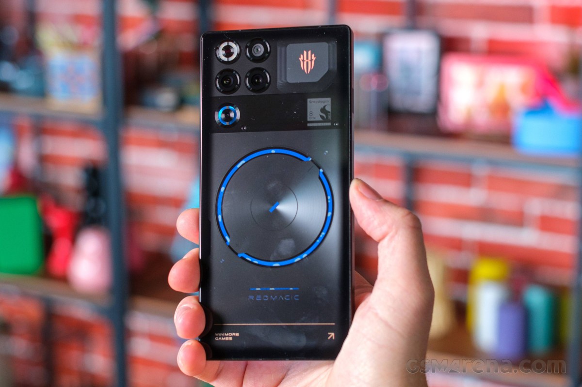 Обзор Nubia RedMagic 11S Pro — геймерская мощь с кулером картинка Nubia RedMagic 11S Pro