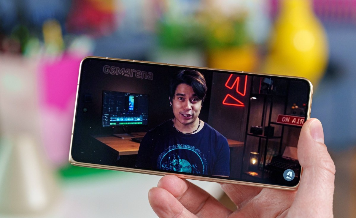 Обзор Honor Magic V6 — рекордная батарея в тонком корпусе картинка Honor Magic V6