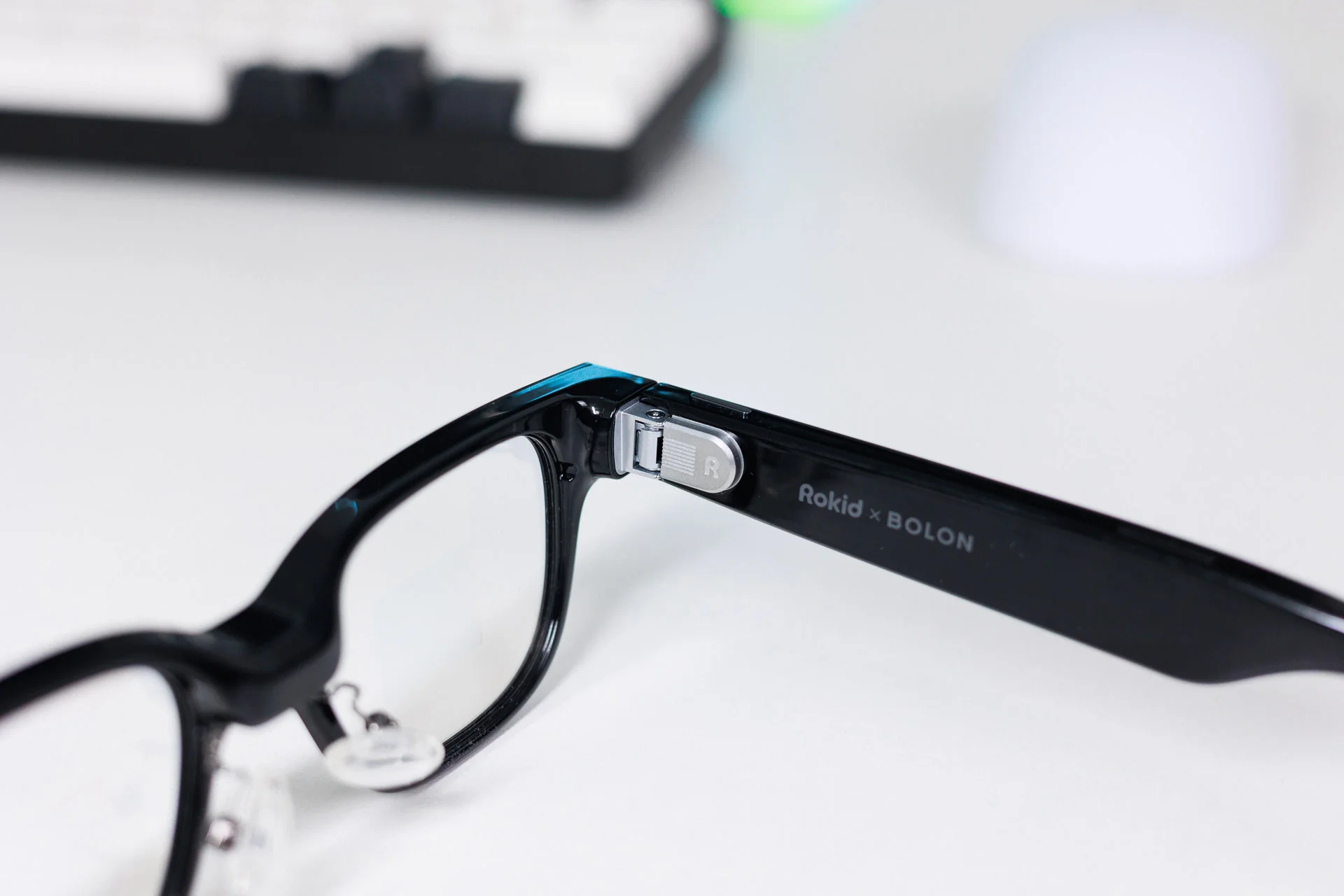 Обзор Rokid Glasses — умные очки с экраном и ИИ-моделями картинка Rokid Glasses