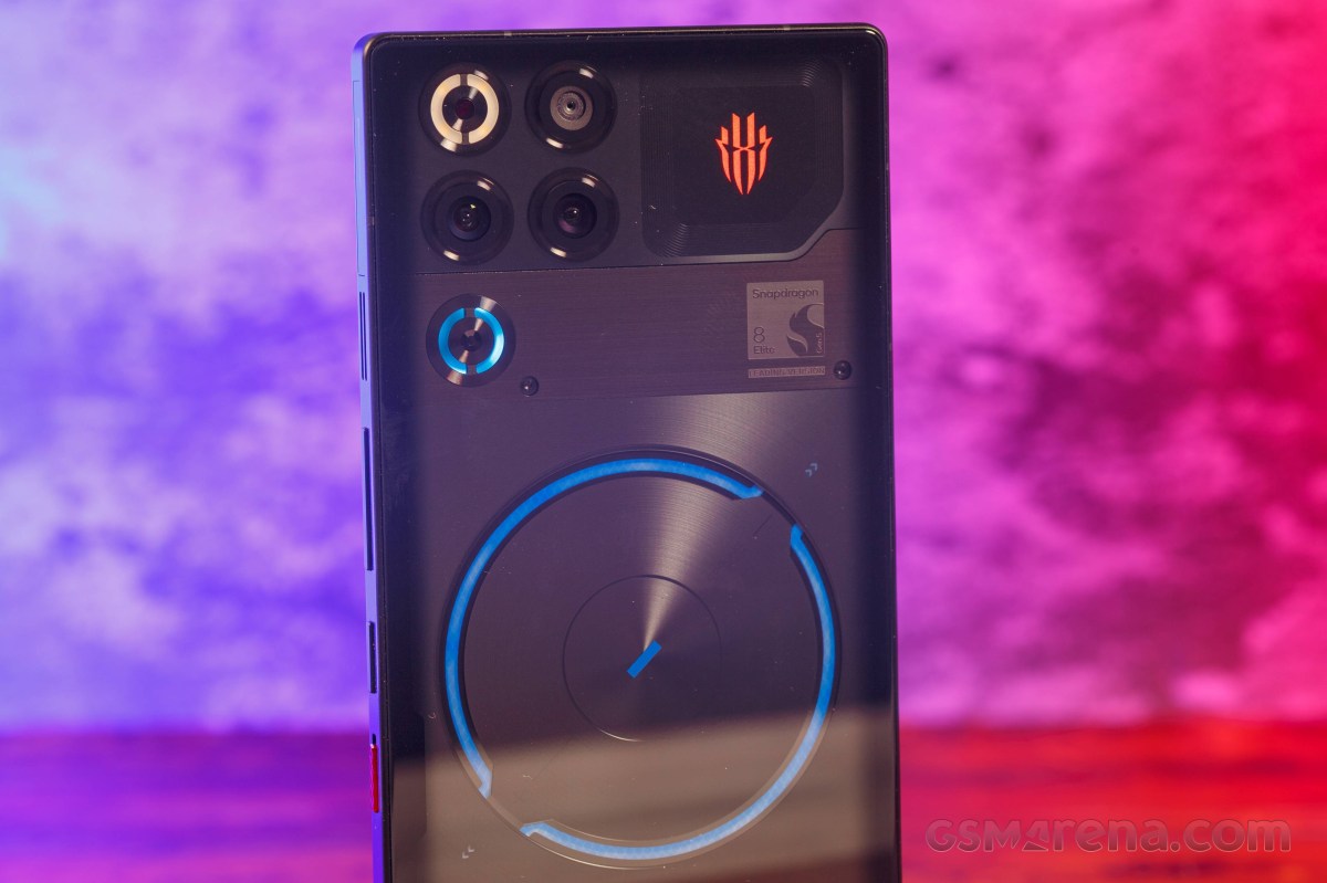 Обзор Nubia RedMagic 11S Pro — геймерская мощь с кулером картинка Nubia RedMagic 11S Pro