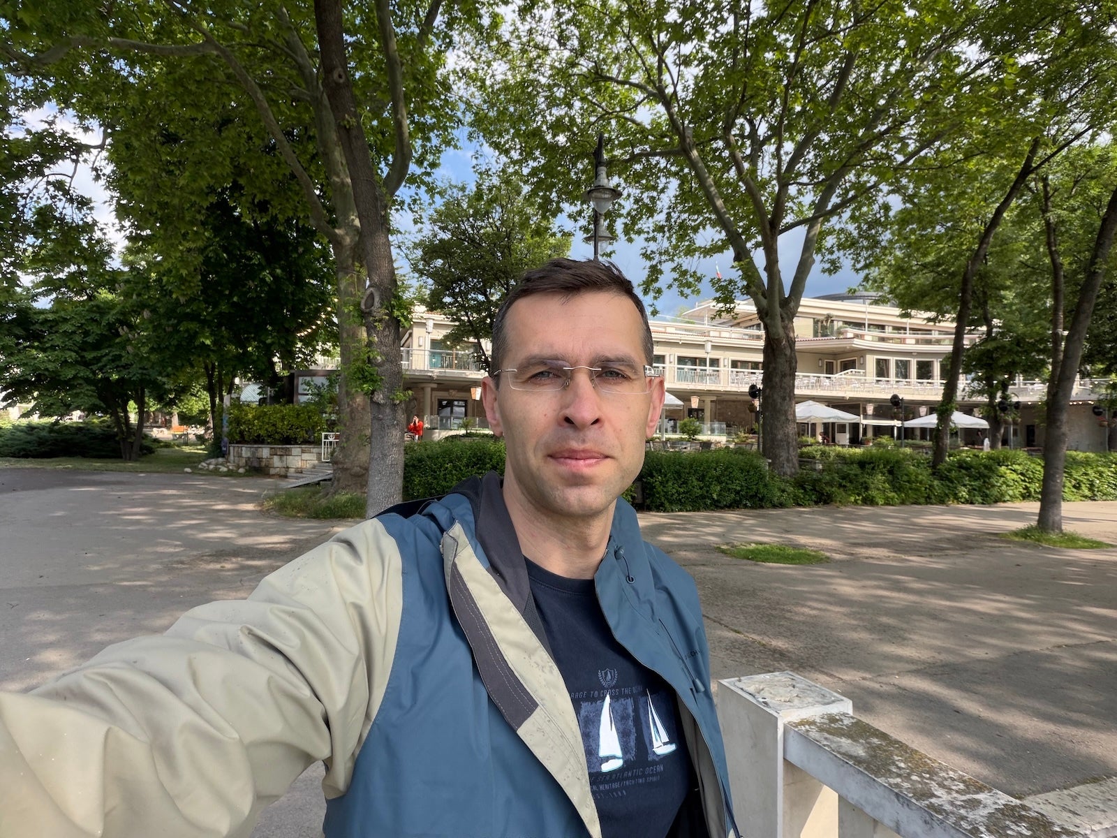 Битва камер: как китайский флагман унизил оптику iPhone 17 Pro картинка Камера Xiaomi 15T Pro: тест против Apple | DGL.RU