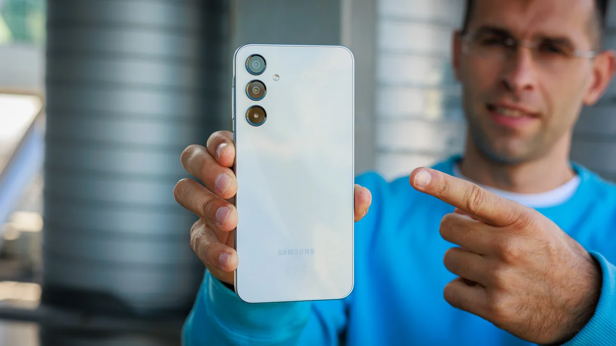 Бюджетный бестселлер прыгает выше головы: Samsung готовит Android 17 для Galaxy A16 картинка Смартфон Samsung Galaxy A16 5G: стоит ли брать? | DGL.RU