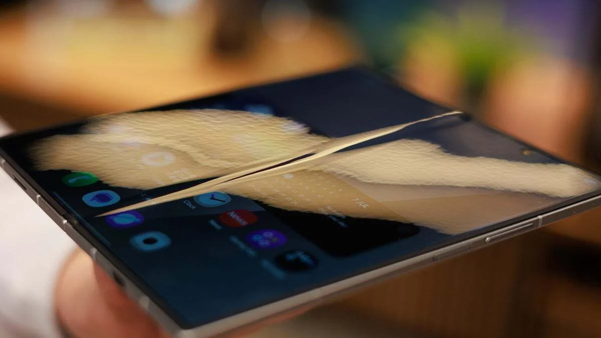 Galaxy Z Fold 8 Wide: 5 скрытых козырей, которые уничтожат складной iPhone еще до анонса