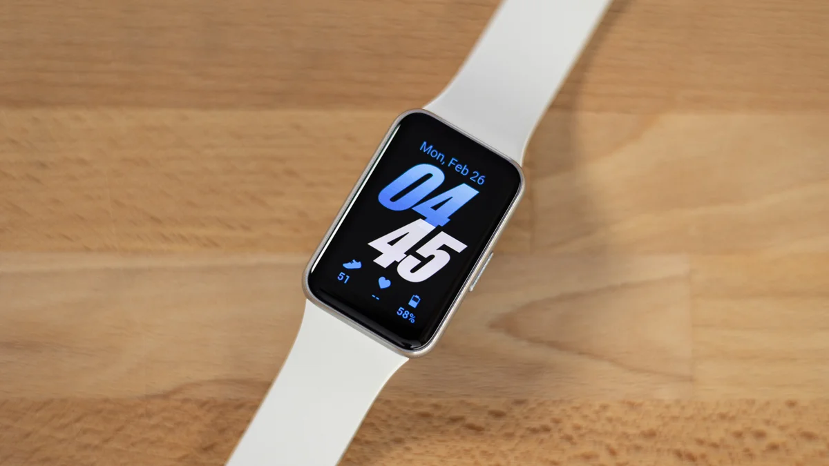 Долгожданный апгрейд: Samsung готовит недорогой браслет Galaxy Fit 4 с независимым GPS