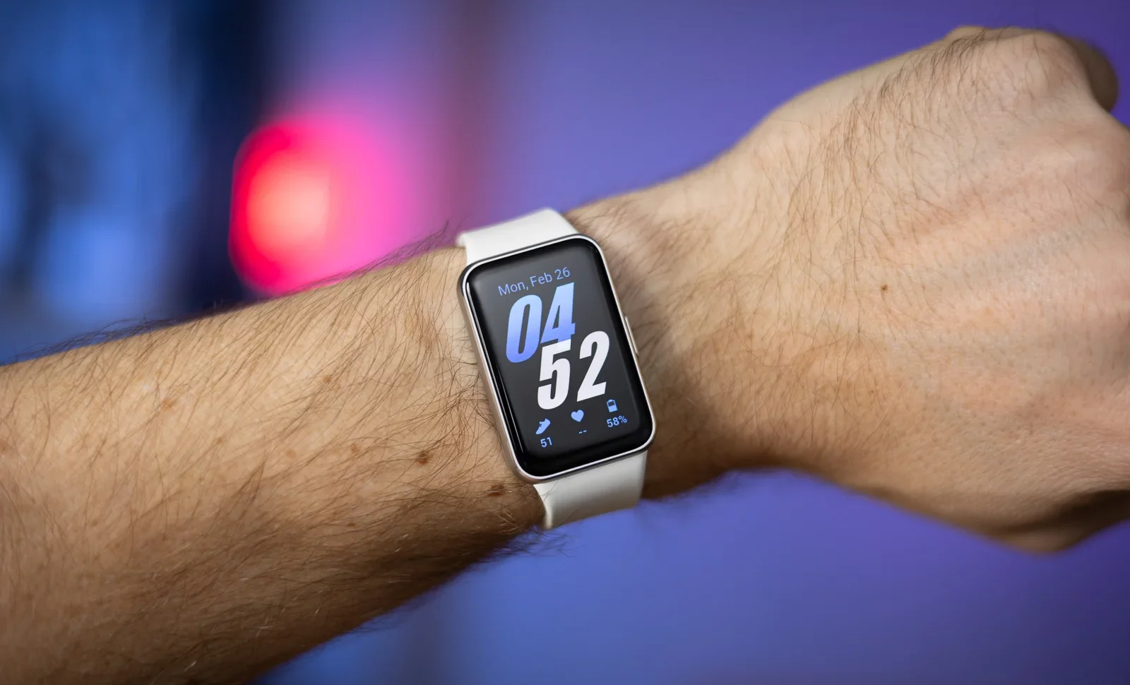 Долгожданный апгрейд: Samsung готовит недорогой браслет Galaxy Fit 4 с независимым GPS картинка Фитнес-браслет Samsung Galaxy Fit 4 получил GPS | DGL.RU