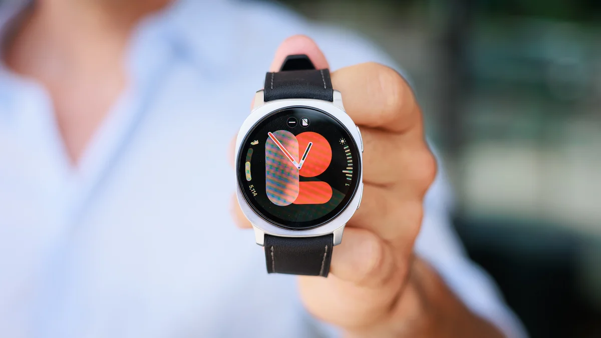 Снова старое железо? Покупателей Galaxy Watch Ultra 2 ждет неприятный сюрприз с автономностью картинка Снова старое железо? Покупателей Galaxy Watch Ultra 2 ждет неприятный сюрприз с автономностью