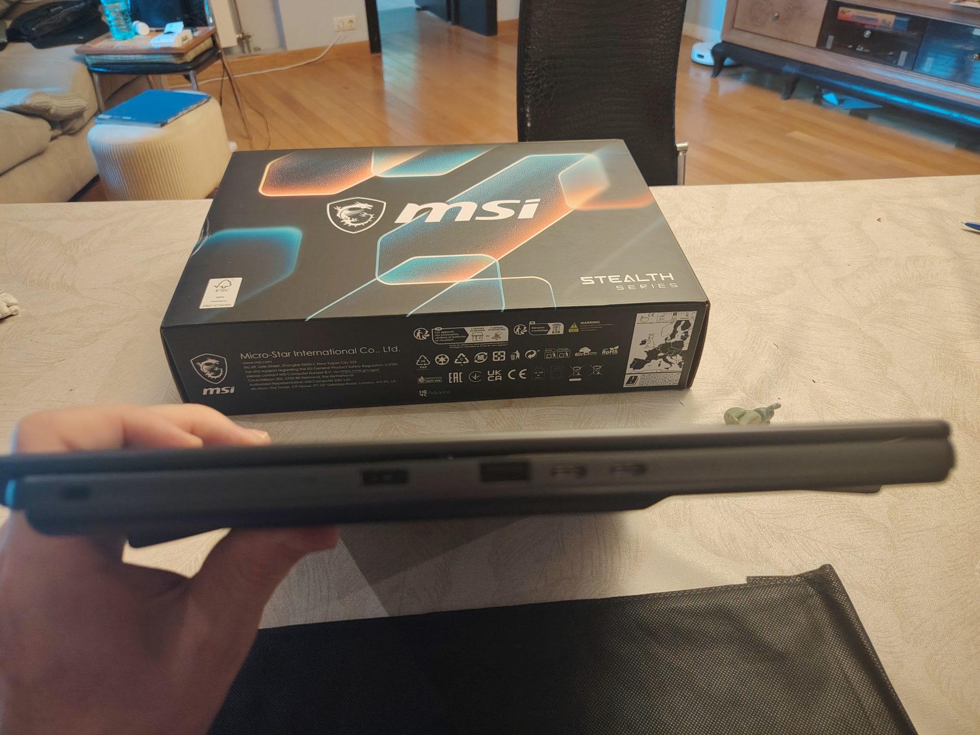 Обзор ноутбука Stealth 16 AI+ B3W идеальный баланс между работой и развлечениями картинка Ноутбук MSI Stealth 16 AI+ B3W для игр