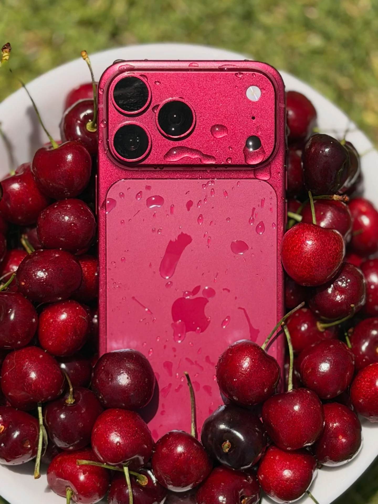 iPhone 17 Pro еще не вышел, а эксперты уже знают, почему его заменит iPhone 18 Pro картинка Великолепный новый цвет не может скрыть то, чего не хватает iPhone 18 Pro