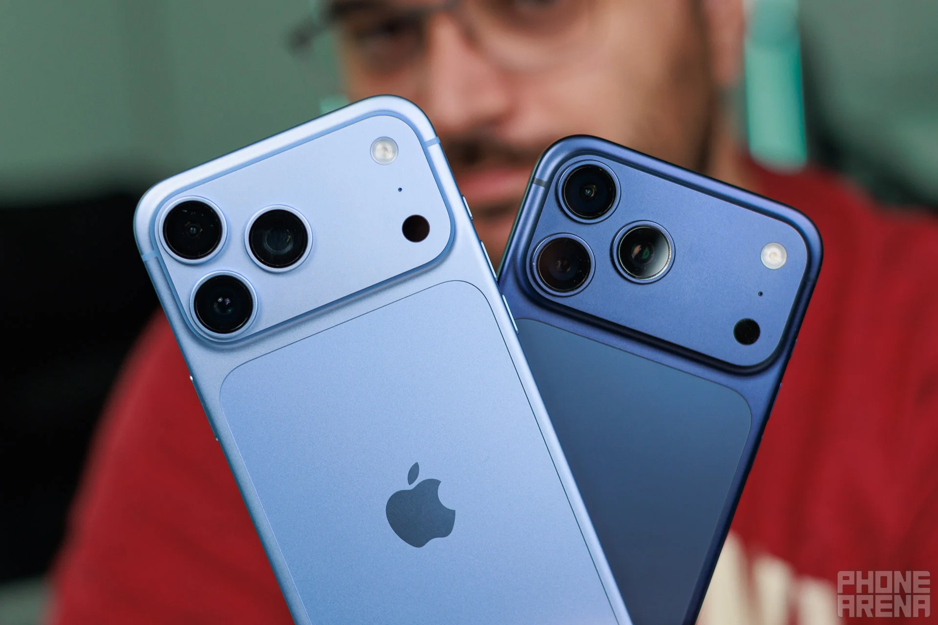 iPhone 18 Pro Max против iPhone 17 Pro Max: весьма солидный скачок вперед картинка iPhone 18 Pro Max и iPhone 17 Pro Max | DGL.RU