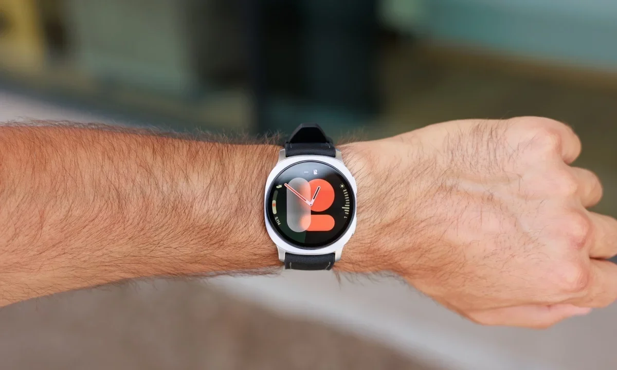 Яблоко раздора: Apple Watch захватывают мир, пока Samsung стремительно теряет покупателей картинка Смарт-часы Apple Watch SE 3: брать или нет? | DGL.RU
