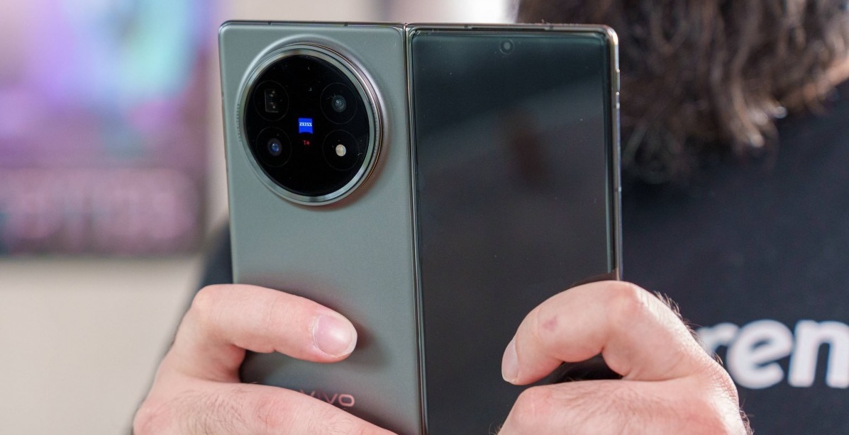 Камера на 200 МП и батарея-гигант: vivo готовит ультимативный складной смартфон X Fold6