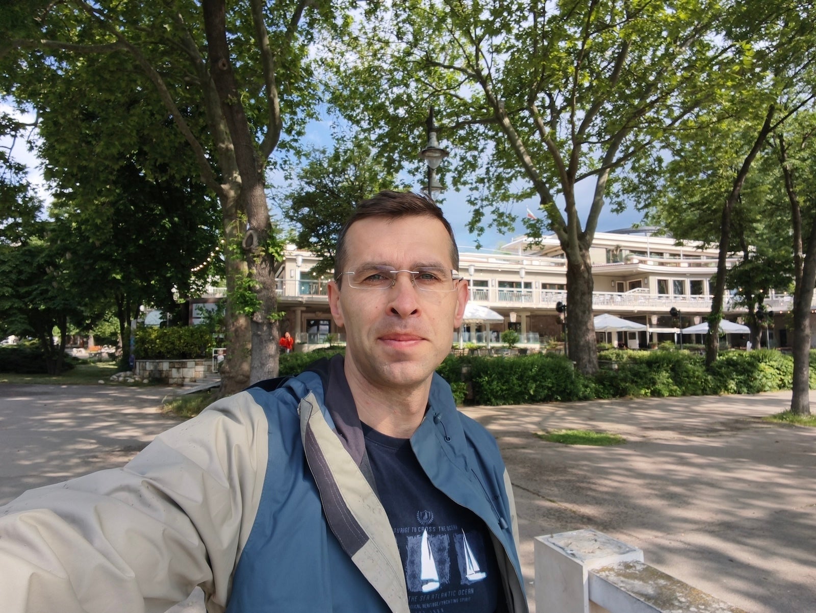 Битва камер: как китайский флагман унизил оптику iPhone 17 Pro картинка Камера Xiaomi 15T Pro: тест против Apple | DGL.RU