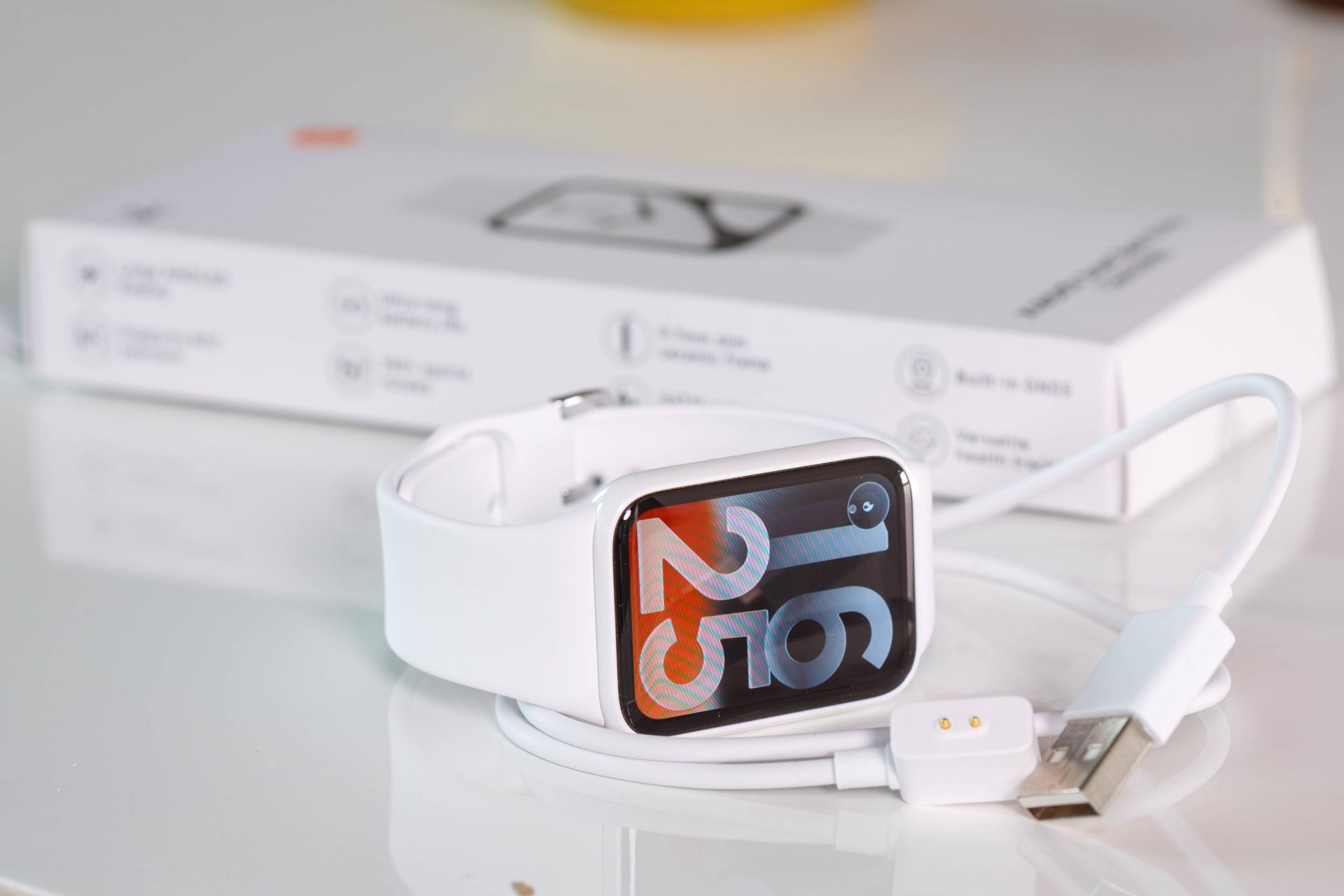 Керамический корпус и экран на 2000 нит: чем удивляет фитнес-браслет Xiaomi Smart Band 10 Pro картинка Xiaomi Smart Band 10 Pro: плюсы, минусы, советы | DGL.RU