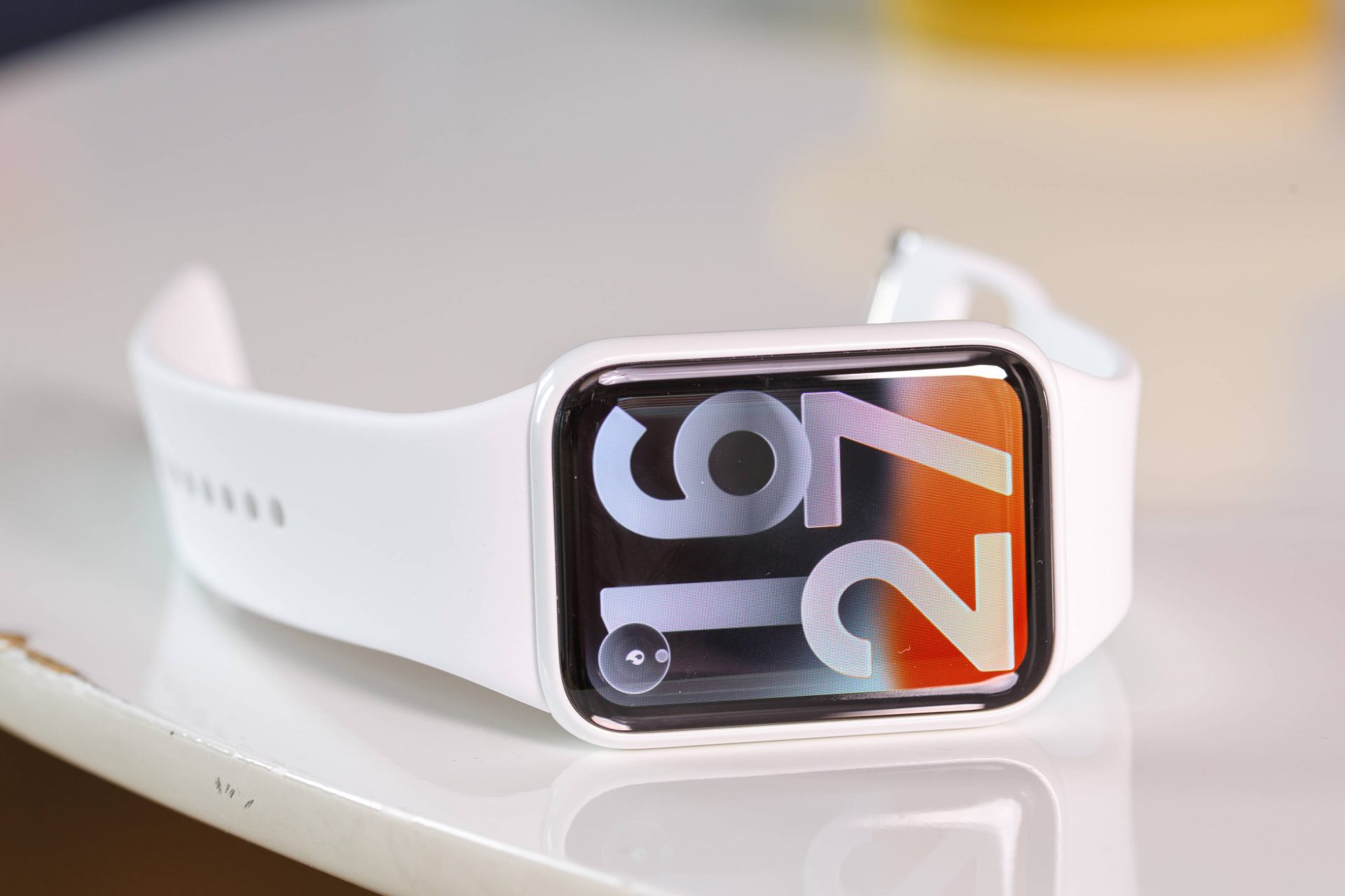 Керамический корпус и экран на 2000 нит: чем удивляет фитнес-браслет Xiaomi Smart Band 10 Pro картинка Xiaomi Smart Band 10 Pro: плюсы, минусы, советы | DGL.RU
