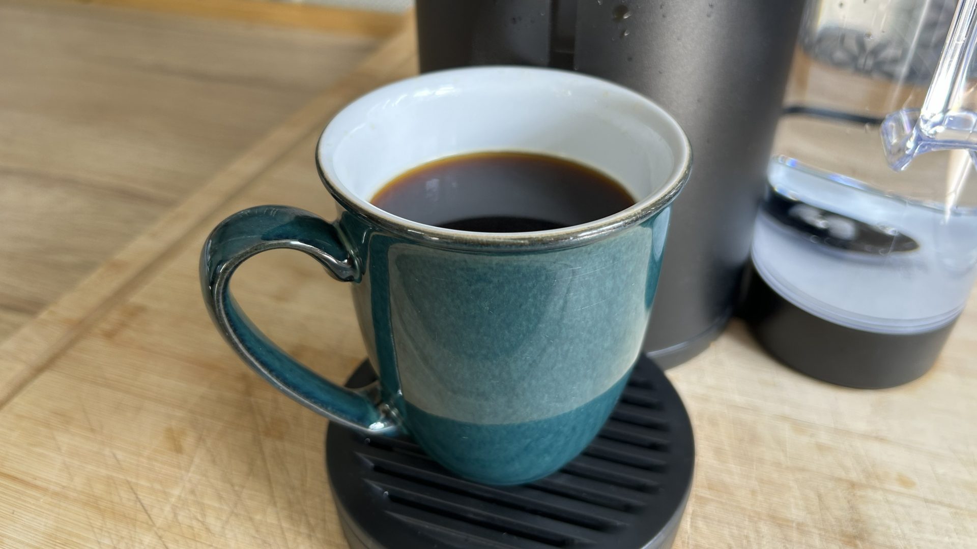 Обзор Keurig K-Crema - как быстро и легко приготовить сливочный, мягкий кофе картинка Кофемашина Keurig K-Crema с давлением: обзор | DGL.RU