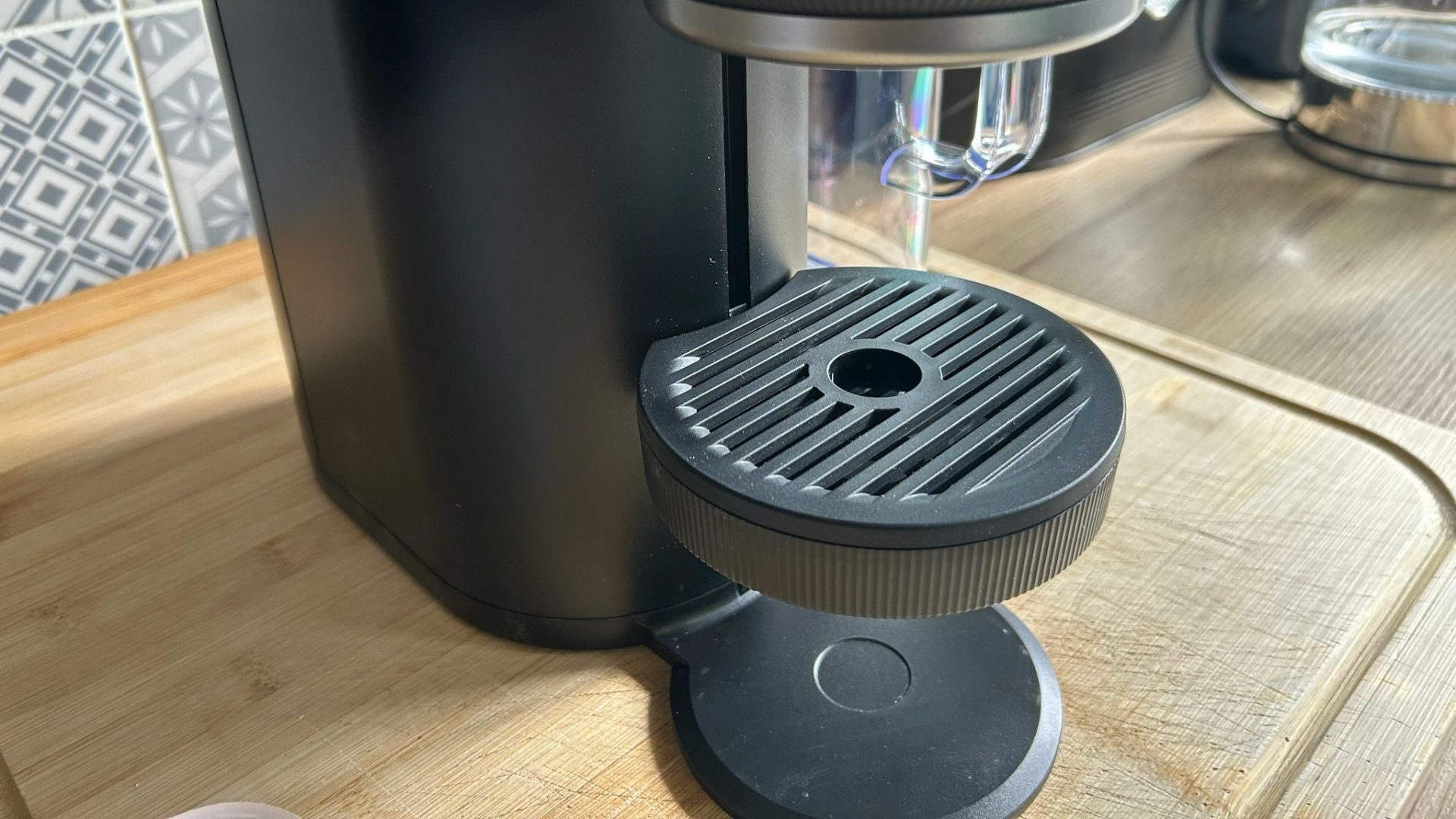 Обзор Keurig K-Crema - как быстро и легко приготовить сливочный, мягкий кофе картинка Кофемашина Keurig K-Crema с давлением: обзор | DGL.RU