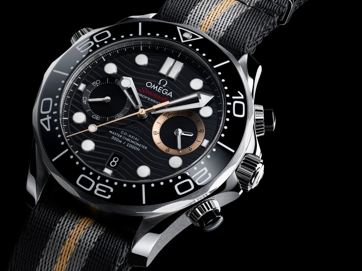 Прощай, механика? Новые Omega James Bond Seamaster променяли классику на экран