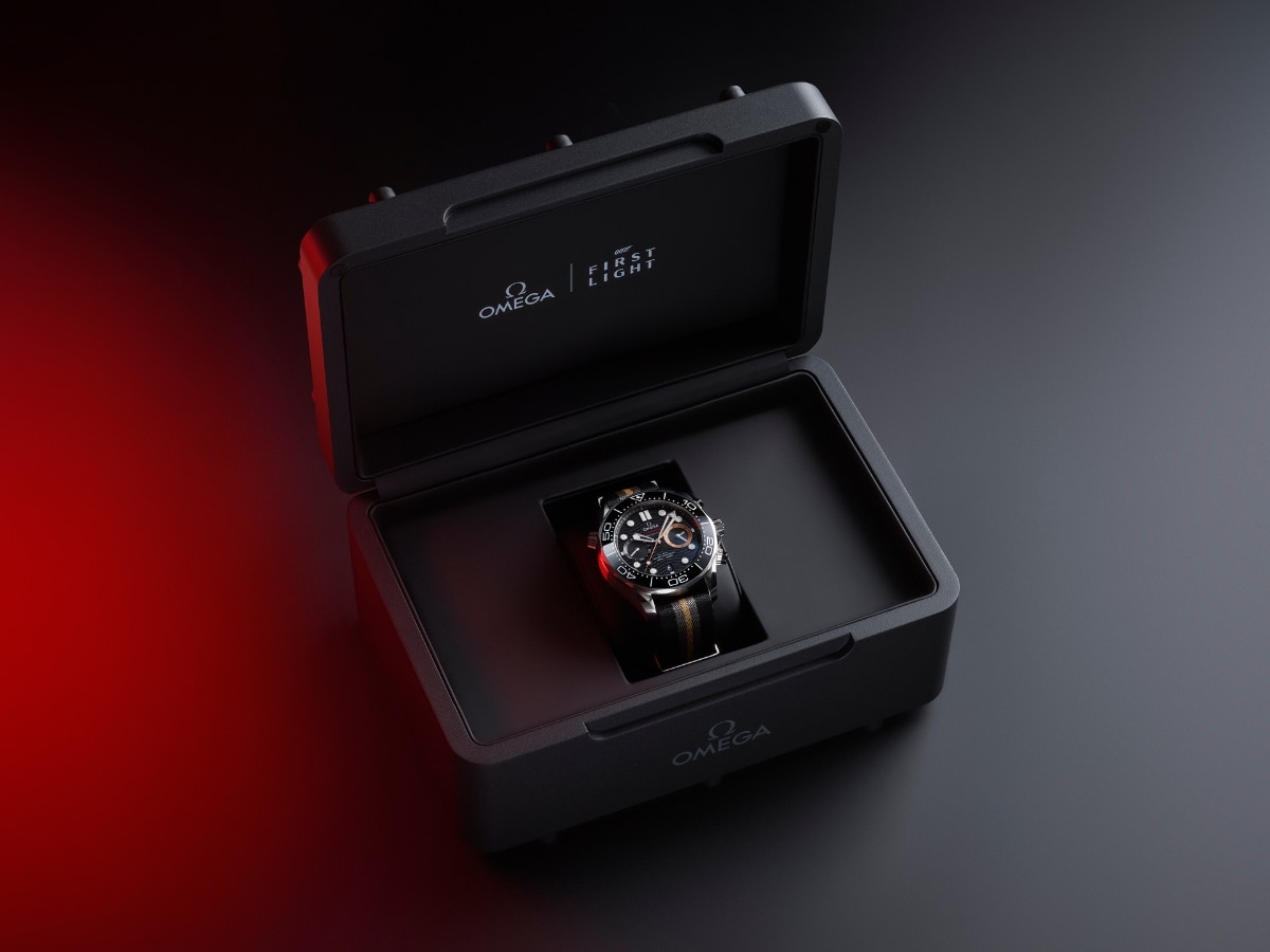 Прощай, механика? Новые Omega James Bond Seamaster променяли классику на экран