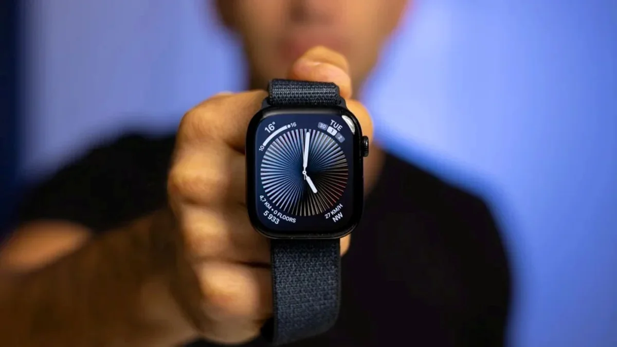 Разминка на десять минут: Apple дарит подарки владельцам Apple Watch за простое упражнение